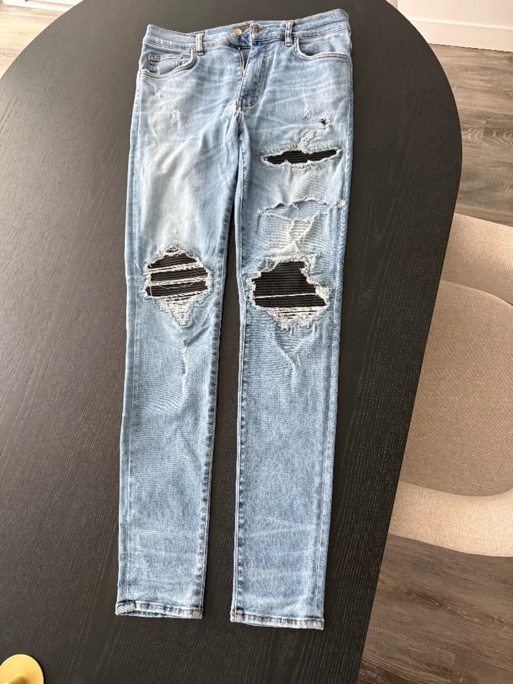 AMIRI MX1 Style Distressed Jeans – Excellent Condition